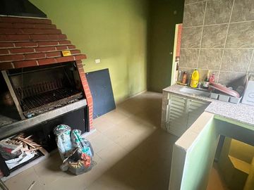Chalet a la venta con parque en Castelar norte