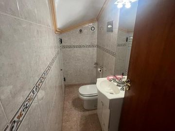 Chalet a la venta con parque en Castelar norte