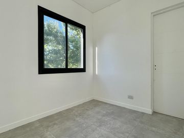 CASA EN SAN MATIAS A LA LAGUNA EN VENTA CON PISCINA A ESTRENAR