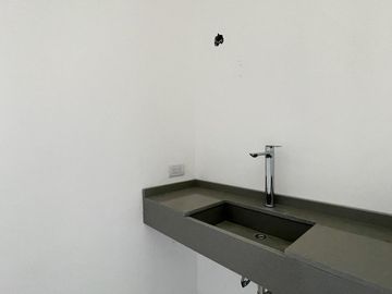 CASA EN SAN MATIAS A LA LAGUNA EN VENTA CON PISCINA A ESTRENAR