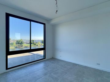 CASA EN SAN MATIAS A LA LAGUNA EN VENTA CON PISCINA A ESTRENAR