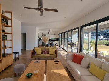 Casa venta La Calesa Pilará - VCO propiedades