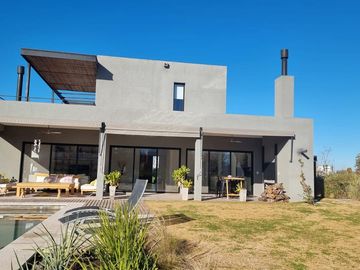 Casa venta La Calesa Pilará - VCO propiedades