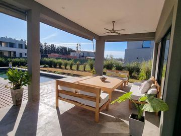 Casa venta La Calesa Pilará - VCO propiedades