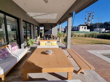 Casa venta La Calesa Pilará - VCO propiedades