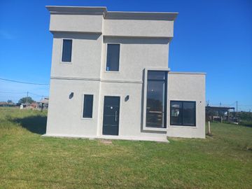 Venta/ Casa de 3 ambientes/ Fincas Don Eugenio 2, Gral Rodriguez