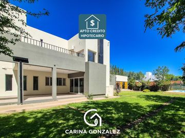 Casa 4 dormitorios, en  B° Cerrado LA CASTELLANA, Neuquén
