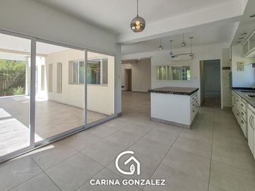 Casa 4 dormitorios, en  B° Cerrado LA CASTELLANA, Neuquén