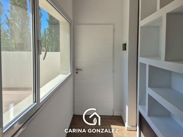 Casa 4 dormitorios, en  B° Cerrado LA CASTELLANA, Neuquén