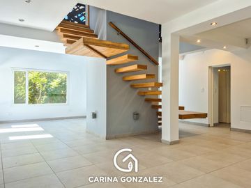 Casa 4 dormitorios, en  B° Cerrado LA CASTELLANA, Neuquén
