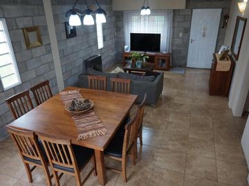 Casa en venta - 4 Dormitorios 3 Baños - Cocheras - 320Mts2 - Lisandro Olmos, La Plata