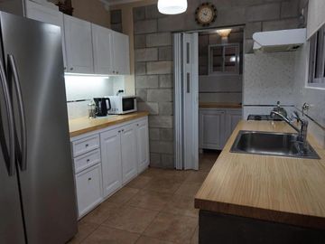 Casa en venta - 4 Dormitorios 3 Baños - Cocheras - 320Mts2 - Lisandro Olmos, La Plata