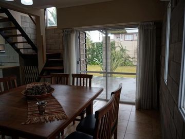 Casa en venta - 4 Dormitorios 3 Baños - Cocheras - 320Mts2 - Lisandro Olmos, La Plata