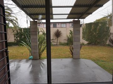 Casa en venta - 4 Dormitorios 3 Baños - Cocheras - 320Mts2 - Lisandro Olmos, La Plata