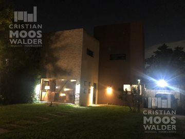 HERMOSA CASA EN JARDINES DE ESCOBAR