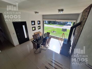HERMOSA CASA EN JARDINES DE ESCOBAR