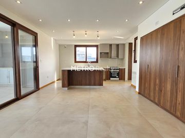Casa en  Venta 6 ambientes en Terralagos, Canning