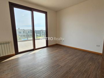 Casa en  Venta 6 ambientes en Terralagos, Canning