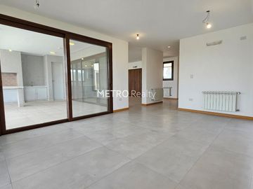 Casa en  Venta 6 ambientes en Terralagos, Canning