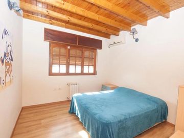 Casa en venta - 4 Dormitorios 5 Baños - Cocheras - 3.046Mts2 - City bell