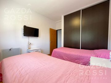 VENTA  con renta - Departamento 3 amb con jardín en  Espacio las cavas, Canning