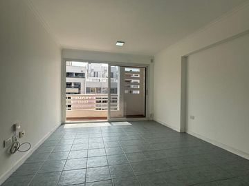1 Dormitorio con balcón- Frente- La mejor zona de Nueva Córdoba!!