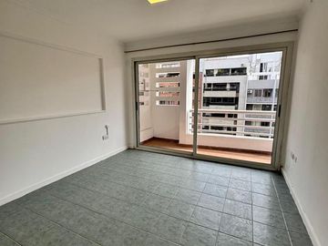 1 Dormitorio con balcón- Frente- La mejor zona de Nueva Córdoba!!