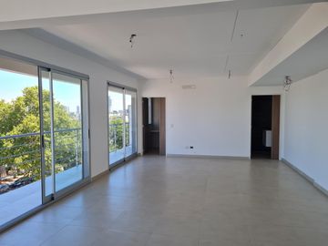 Venta  Departamento - 3 ambientes  con 2 balcones - Vicente López