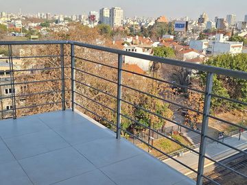 Venta  Departamento - 3 ambientes  con 2 balcones - Vicente López