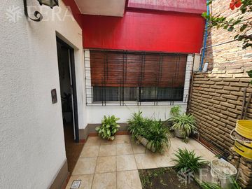 Venta de PH de 4 ambientes con cochera en Wilde
