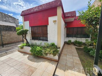 Venta de PH de 4 ambientes con cochera en Wilde