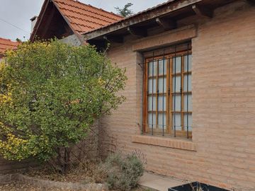 VENTA Casa 4 dormitorios. Calle Agüero. JK