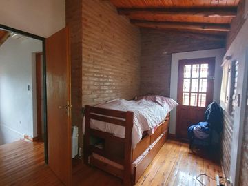 VENTA Casa 4 dormitorios. Calle Agüero. JK