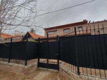 VENTA Casa 4 dormitorios. Calle Agüero. JK