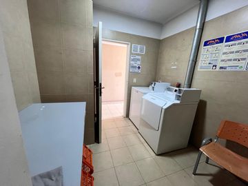 Venta departamento de 2 ambientes con cochera muy luminoso en Almagro!