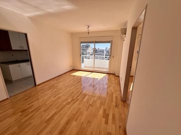 Venta departamento de 2 ambientes con cochera muy luminoso en Almagro!