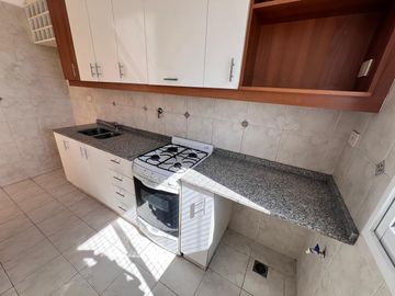 Venta departamento de 2 ambientes con cochera muy luminoso en Almagro!
