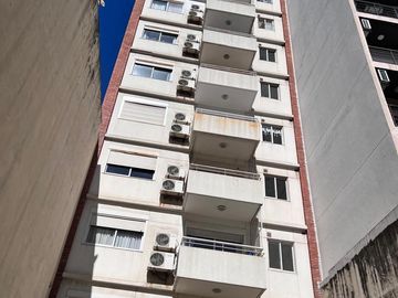 Venta departamento de 2 ambientes con cochera muy luminoso en Almagro!