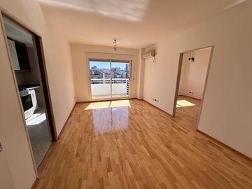 Venta departamento de 2 ambientes con cochera muy luminoso en Almagro!