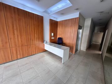 Venta departamento de 2 ambientes con cochera muy luminoso en Almagro!