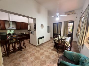 Casa en venta 4 dormitorios, Arroyito Rio