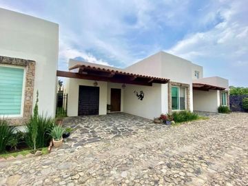 CASAS EN VENTA EN CHAPALA 