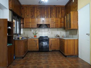 Edificio Comercial en venta - 6 Dormitorios 4 Baños - 479Mts2 - Bahía Blanca