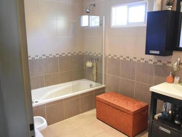 Casa en Venta - 3 Dormitorios 3 Baños - 250m2 - Ezeiza