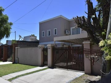 Casa en Venta - 3 Dormitorios 3 Baños - 250m2 - Ezeiza