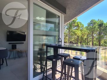 Venta en Renata Norte Pinamar I Departamento de un dormitorio en suite con cochera - Permuta