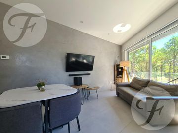 Venta en Renata Norte Pinamar I Departamento de un dormitorio en suite con cochera - Permuta
