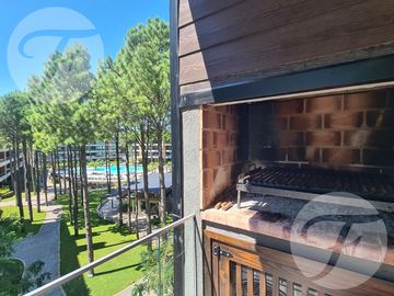 Venta en Renata Norte Pinamar I Departamento de un dormitorio en suite con cochera - Permuta