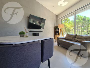 Venta en Renata Norte Pinamar I Departamento de un dormitorio en suite con cochera - Permuta