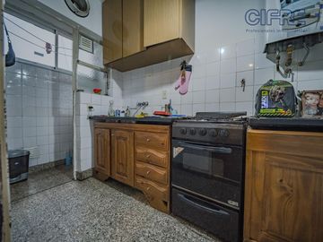 Departamento de 2 ambientes cocina separada muy bien ubicado